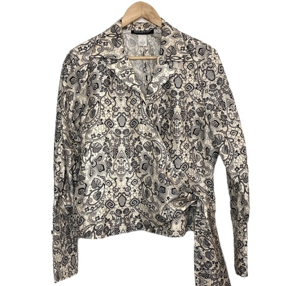 Jones New York 100% silk black and cream filigree print wrap top - Picture 1 of 5